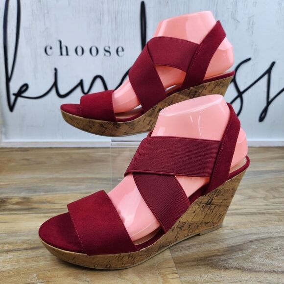 💜American Eagle Red Suede Open Toe Wedge Sandals Size 8.5 - Picture 1 of 12